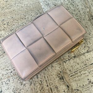 Authentic Bottega Veneta Beige/ light pink Zip Wallet- medium cassette